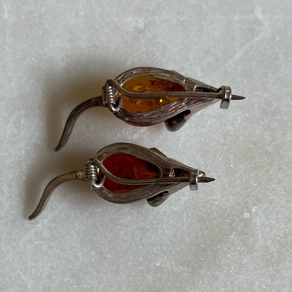 2 Vintage Baltic Amber Mice Pins - Picture 10 of 11